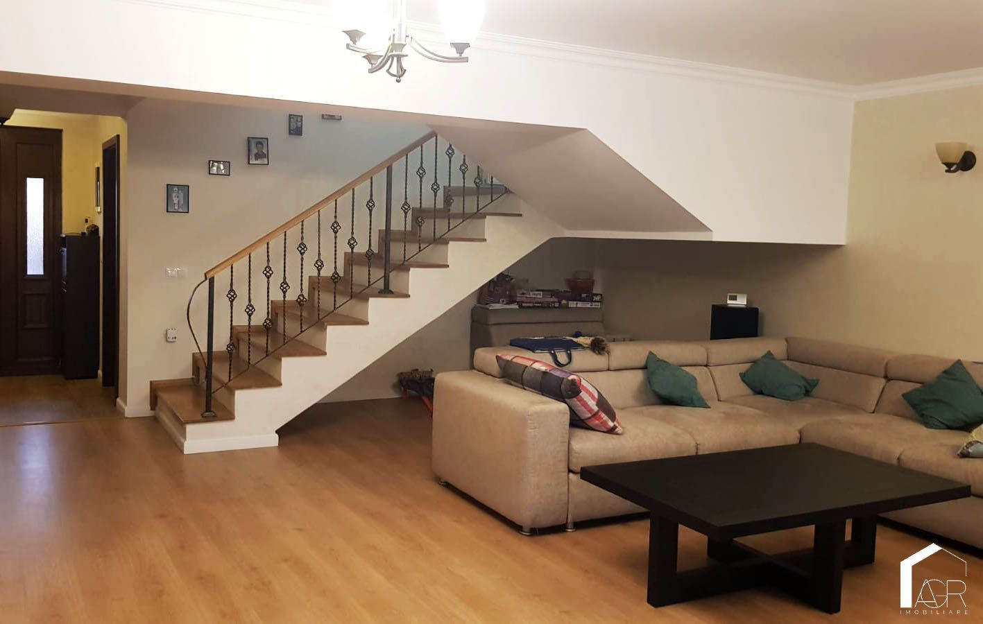 Casa P+1E+M, cu 5 camere, Cocosesti - Poză 3