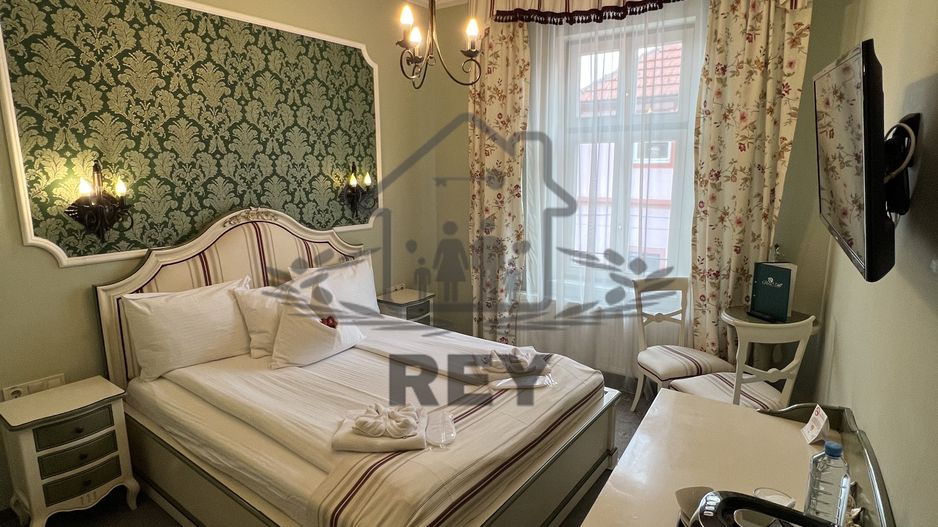 Vila de vanzare in zona Centrala/Orasul de jos - Poză 32