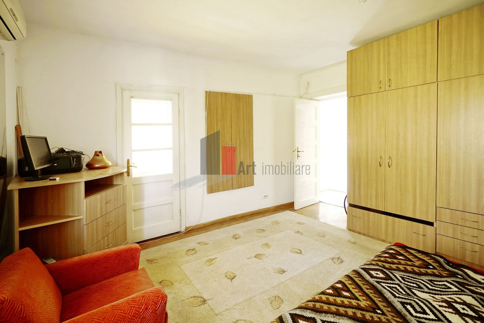 Proprietatea "ARCHA" , Vatra Luminoasa, JUMATATE DE VILA, intrare separata - Poză 11