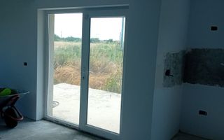 Casa  - spatioasa 3 camere  Vidra-Institut - Poză 9