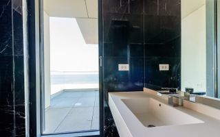 Apartament de 5 camere spațios, situat în zona Nord din Constanța - Poză 23