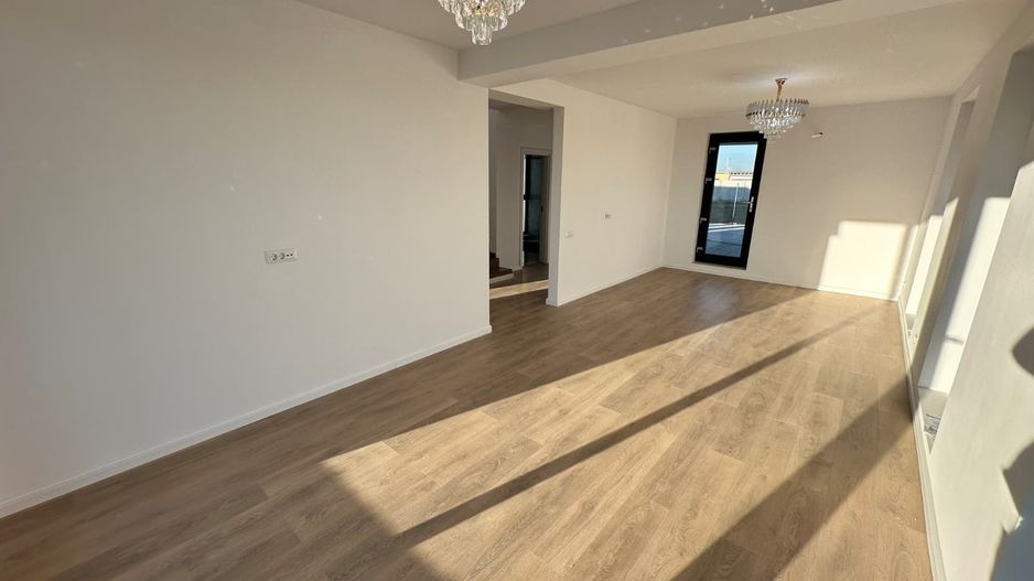 CASE INDIVIDUALE - 6 CAMERE, GARAJ, PANOURI SOLARE, COMISION 0% - Poză 18