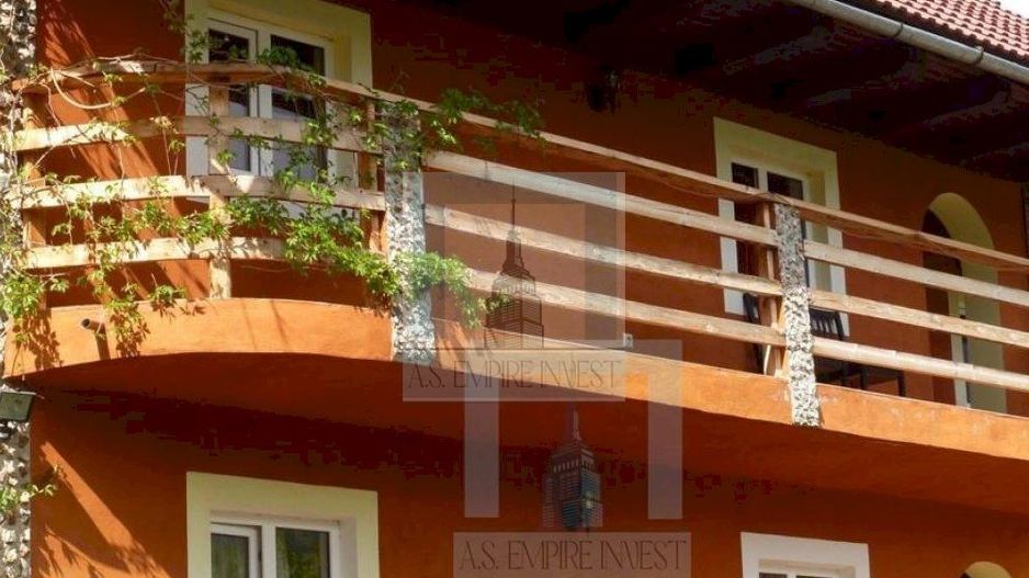 Pensiune 17 camere - zona Bran - Poză 3