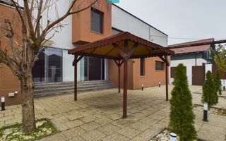 Vilă de lux cu două locuințe, în Dumbrăvița – Locație Excelentă! - Poză 1