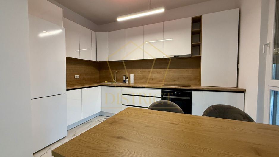 Duplex despartit prin garaj cu 5 camere  |  Dumbravita - Poză 5