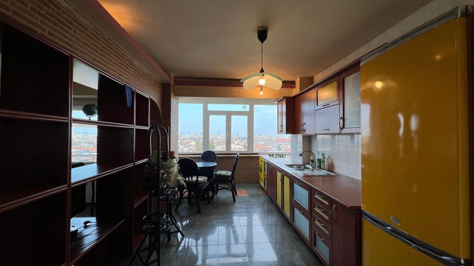 Apartament cu Panoramă Deosebită | Panduri - Cotroceni | Bloc Monolit 1990 - Poză 9
