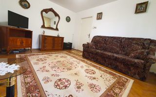 Apartament luminos cu vedere spre biserică, într-un cartier verde și liniștit. - Poză 11
