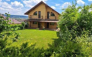 Casă de vânzare, teren 1040 mp - Poză 1