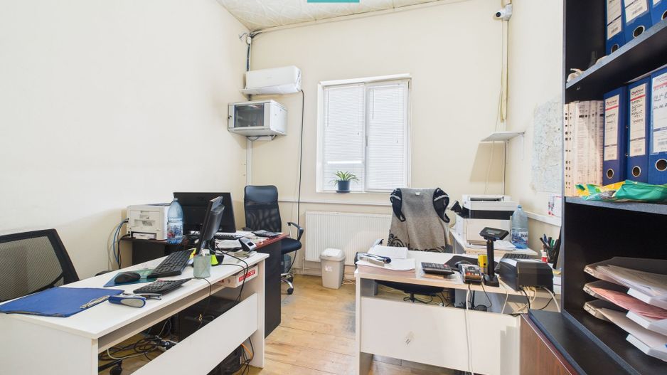 Clădire P+E parcare si platformă betonată 700mp - Poză 6