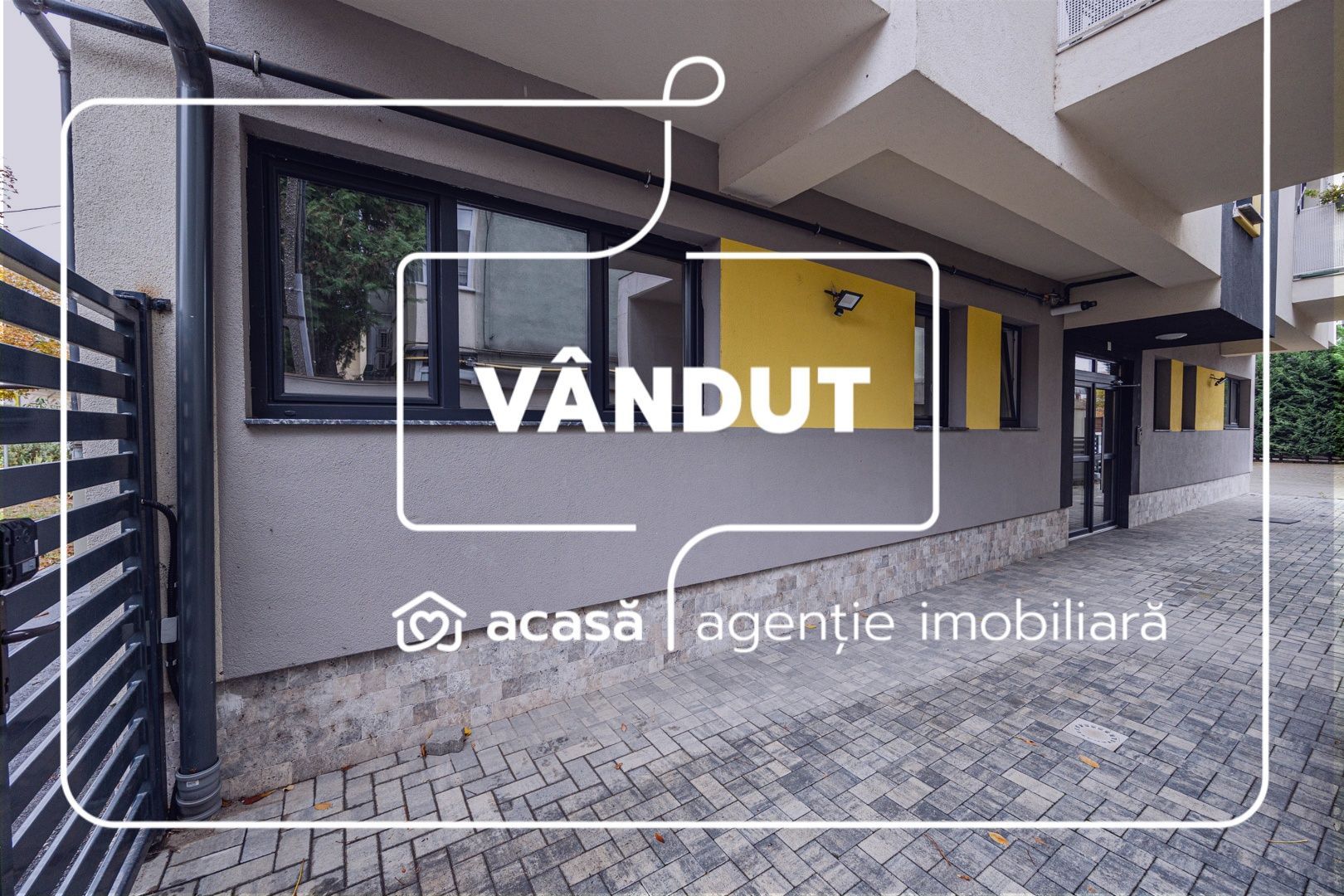 VÂNDUT! Apartament 2 camere, imobil nou, parcare inclusă - Poză 1