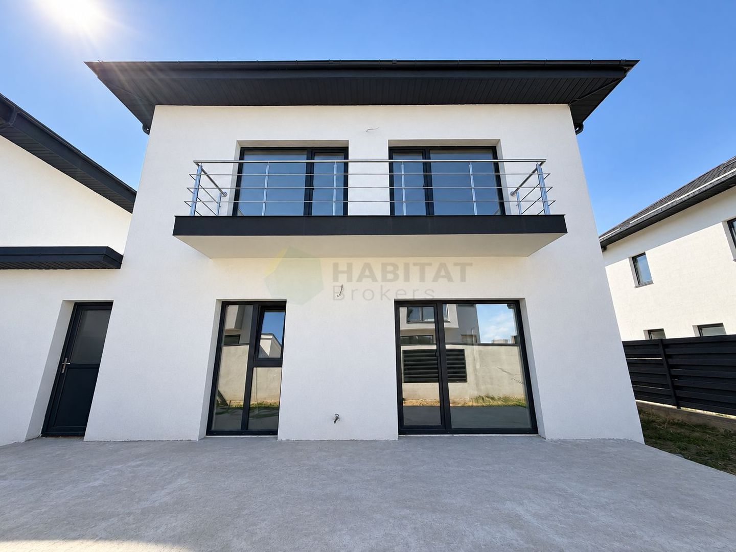 Vila 5 camere Tunari langa Cosmopolis - Poză 1