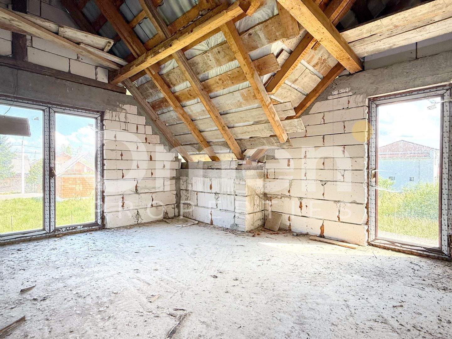 Casă cu potențial imens P+M, teren 7,91 ari, zonă liniștită, Ocna Șugatag. - Poză 12