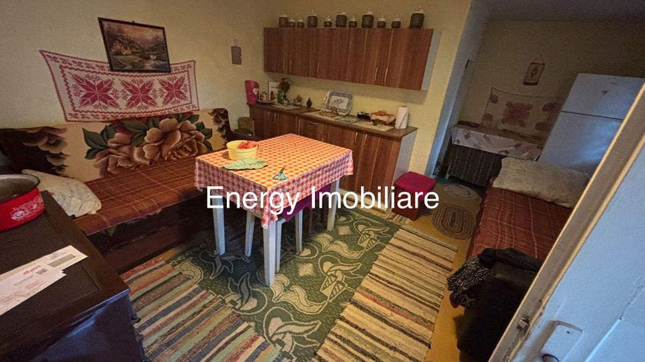 Casă de dimensiuni mai mici în localitatea Gălățeni - Poză 5