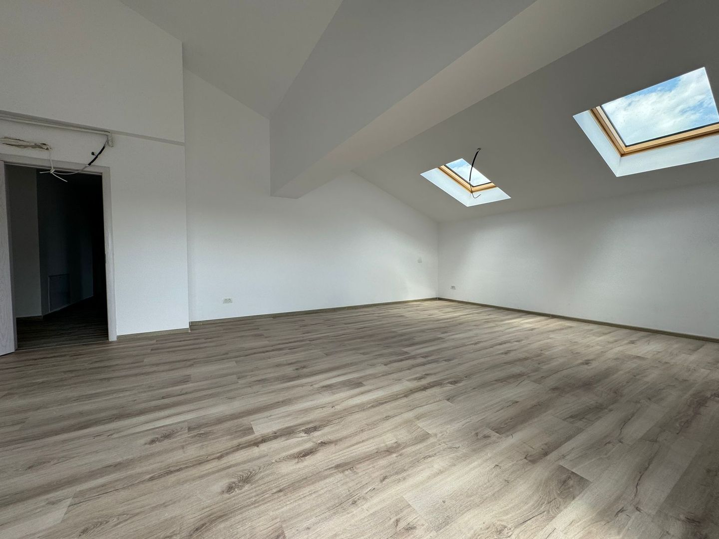 SENZATIONAL! Apartament 4 Camere Decomandate si Terasa  - Berceni - Poză 10