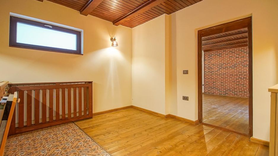 Casa de vanzare in centrul Brasovului - curte privata si pivnita - Poză 6