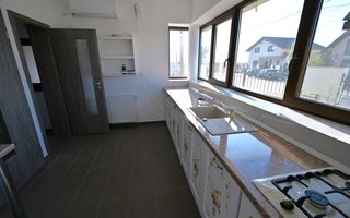 Casă / Vilă cu 4 camere de închiriat în zona Aradului - Poză 15