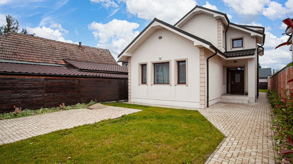 Vilă elegantă de închiriat în Subcetate - Poză 16