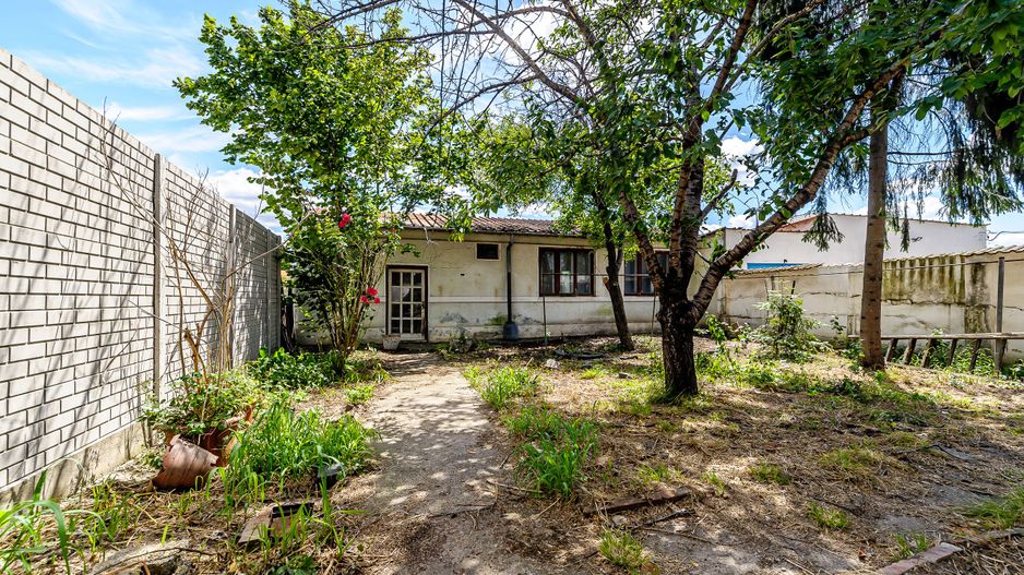 Casă cu teren de 716 mp pe strada Dorobanți, Pârneava. - Poză 11