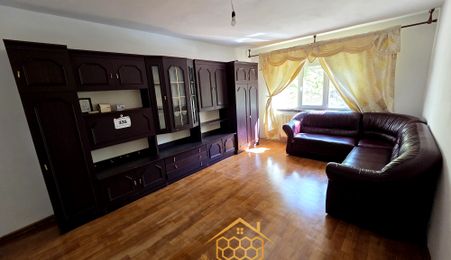 Apartament 3 Camere Decomandat - Spatios - in Zona 1 Mai