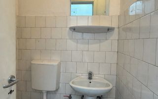 Spatiu comercial cu vitrina generoasa aproape de centru - Poză 5