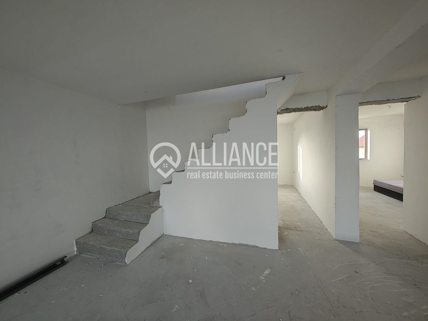 Valu lui Traian ( cod 02) - casa 4 camere zona F - Poză 1