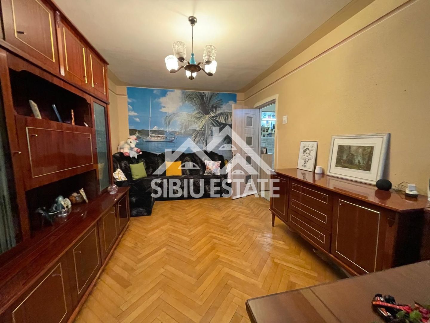 Apartament decomadat cu 3 camere, etaj 2 Cartier Valea Aurie - Poză 1