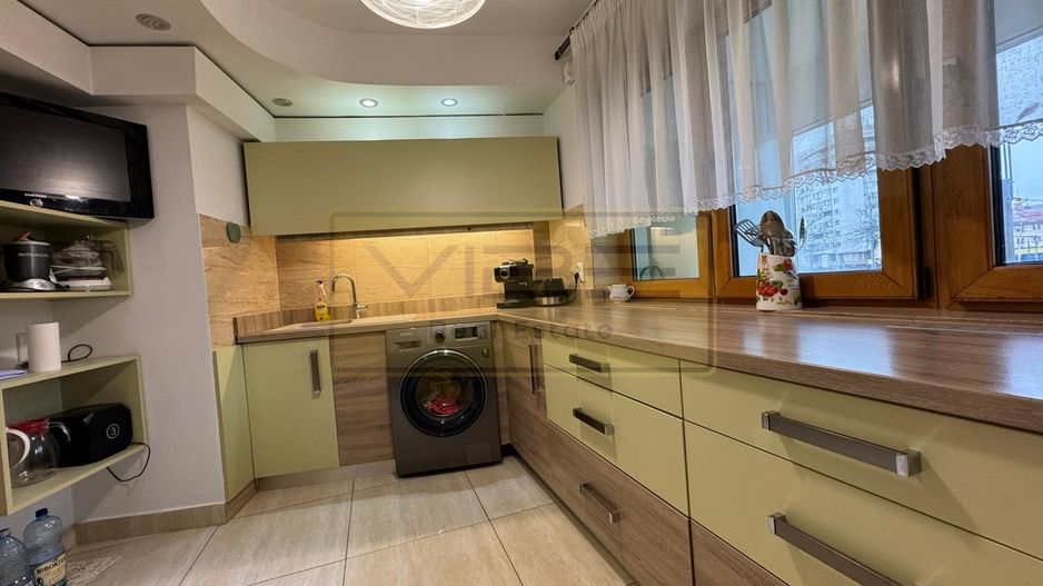 Apartament 3 camere 2 bai central Rond Podu Ros - Poză 14