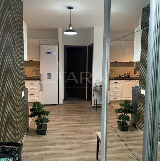 Apartament cu 2 camere, mobilat și utilat, cu parcare inclusă. - Poză 4