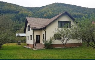 VILA 6 CAMERE, TEREN 1600 MP, DRAGOSLAVELE, ARGEŞ, 148000 EURO