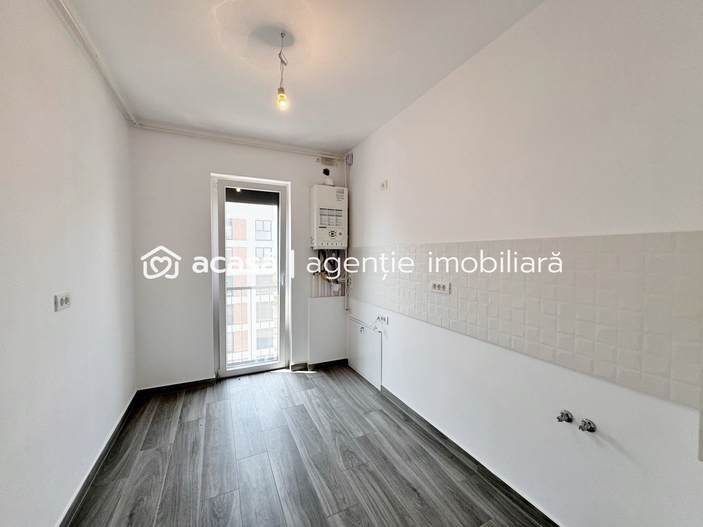 Apartament cu 3 camere, Adora Park. cu 2 locuri de parcare - Poză 4