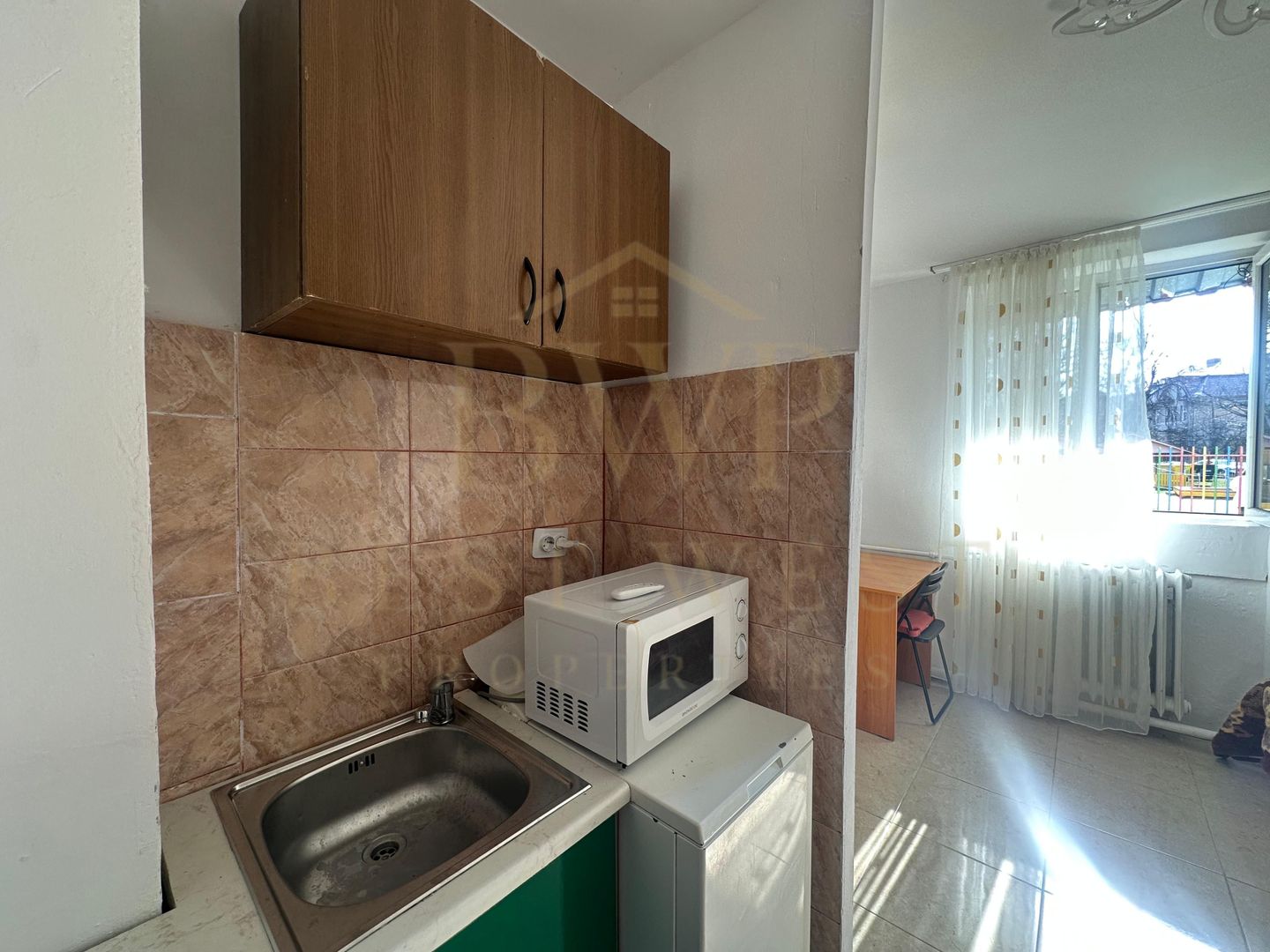 Garsoniera, Take Ionescu - Poză 1