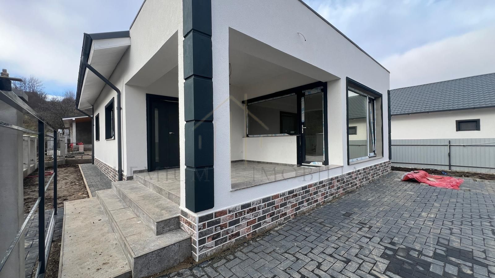 Casa Individuala de vanzare Onesti - Poză 2