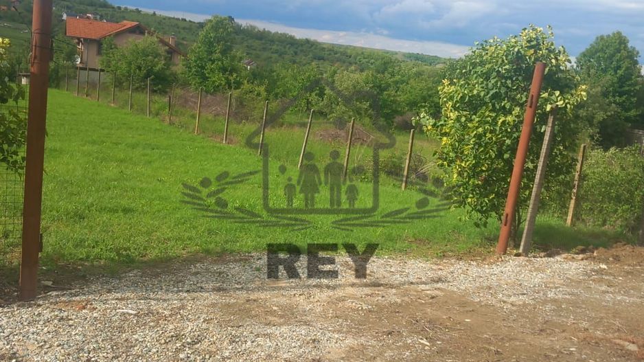 De vânzare teren construcții în suprafața de 790 mp cu 13ml front str. - Poză 1