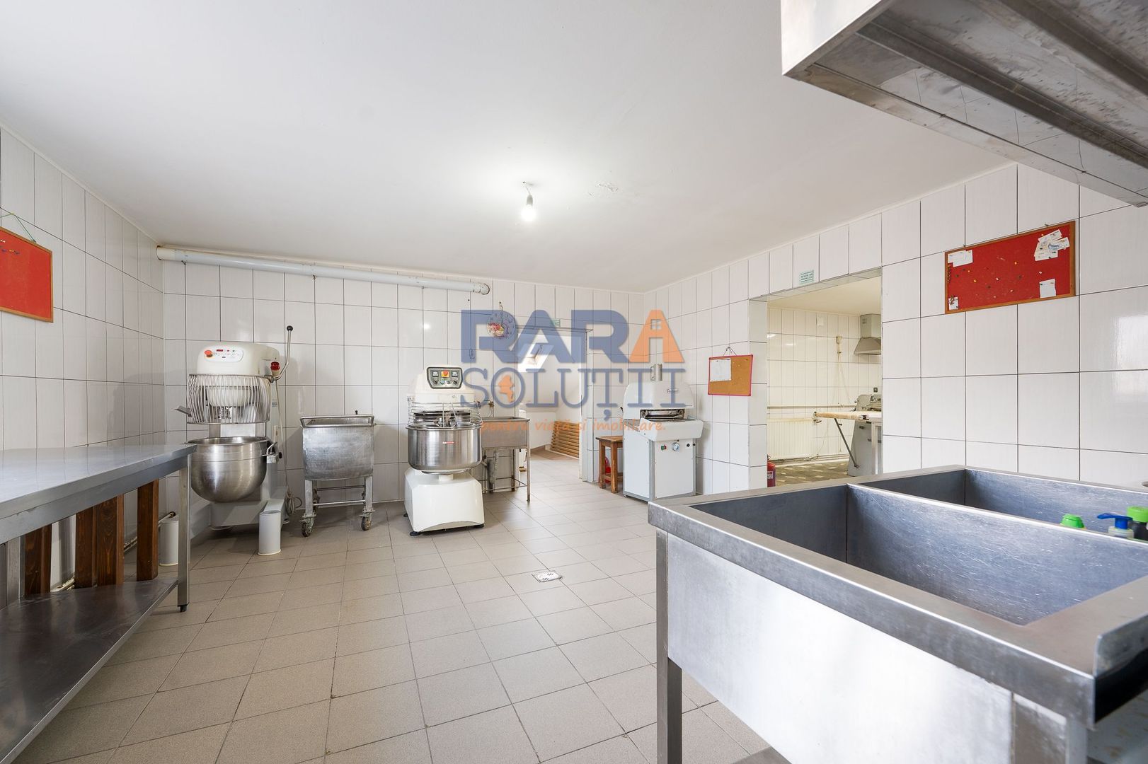 Spațiu de producție cu dotări complete: brutărie, patiserie și magazin - Poză 16
