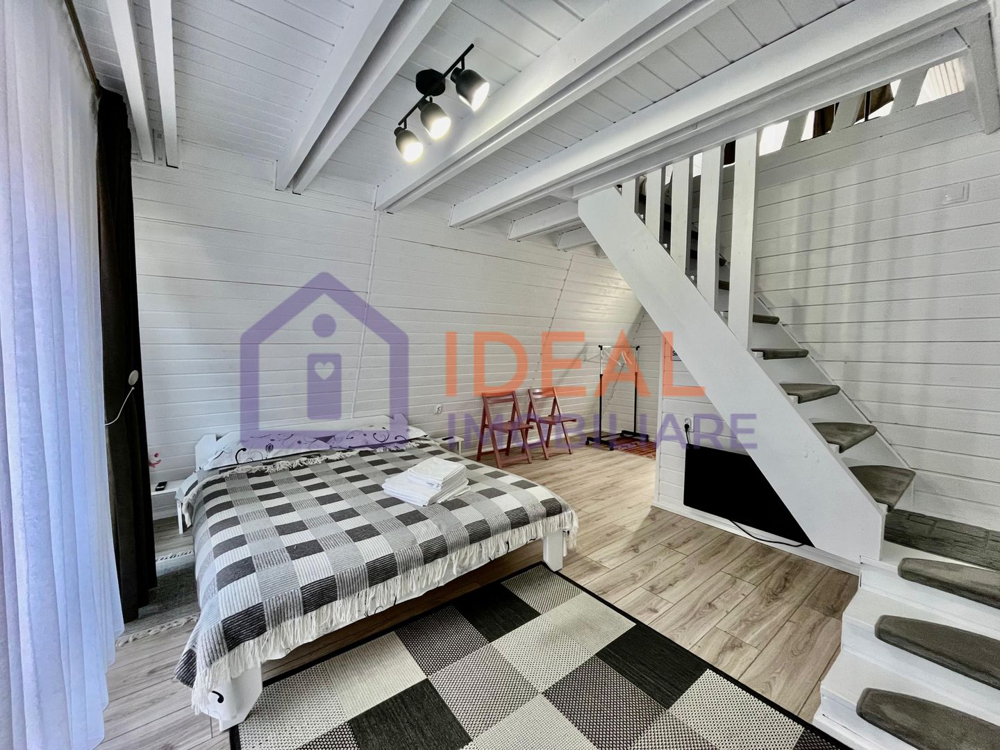 Pensiune de vânzare în Cârțișoara – investiție turistică la poalele munților - Poză 21