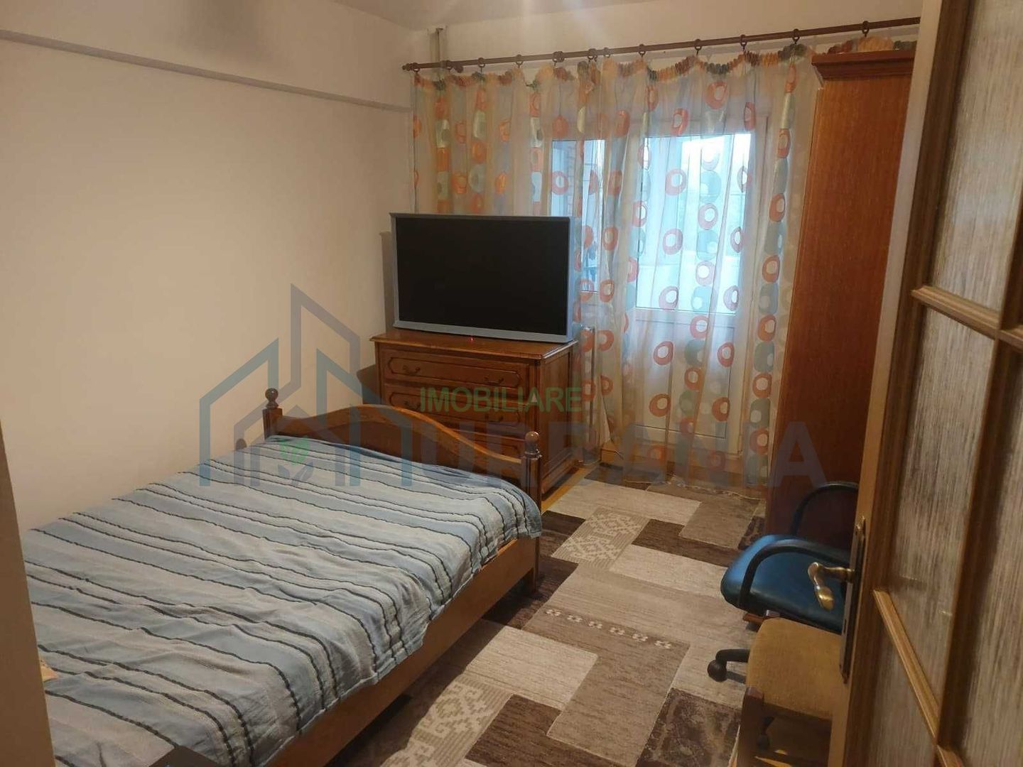 Închiriere apartament 3 camere Pacurari Alpha Bank - Poză 5