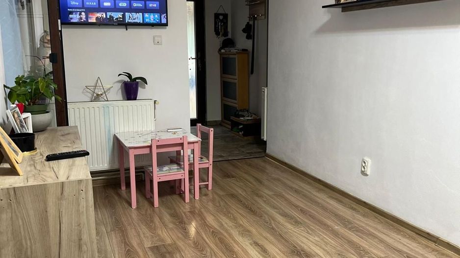 Apartament la curte comuna in zona Centrala - Poză 2