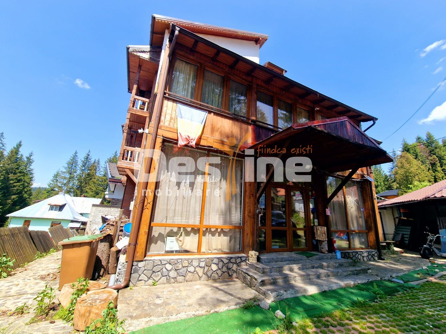 Pensiune de vânzare I Predeal | Teren 600 mp | 14 dormitoare I 12 bai - Poză 2