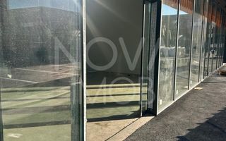 Spatiu comercial de inchiriat - Central, Cisnadie - de la 100 mp - Poză 2