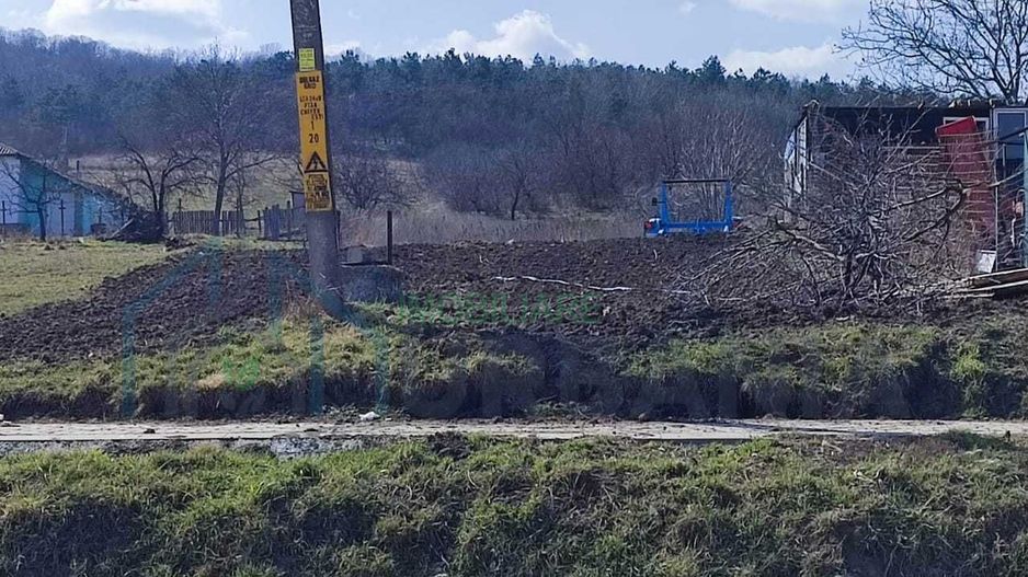 Teren ideal pentru construirea casei tale – poziție excelentă! - Poză 1