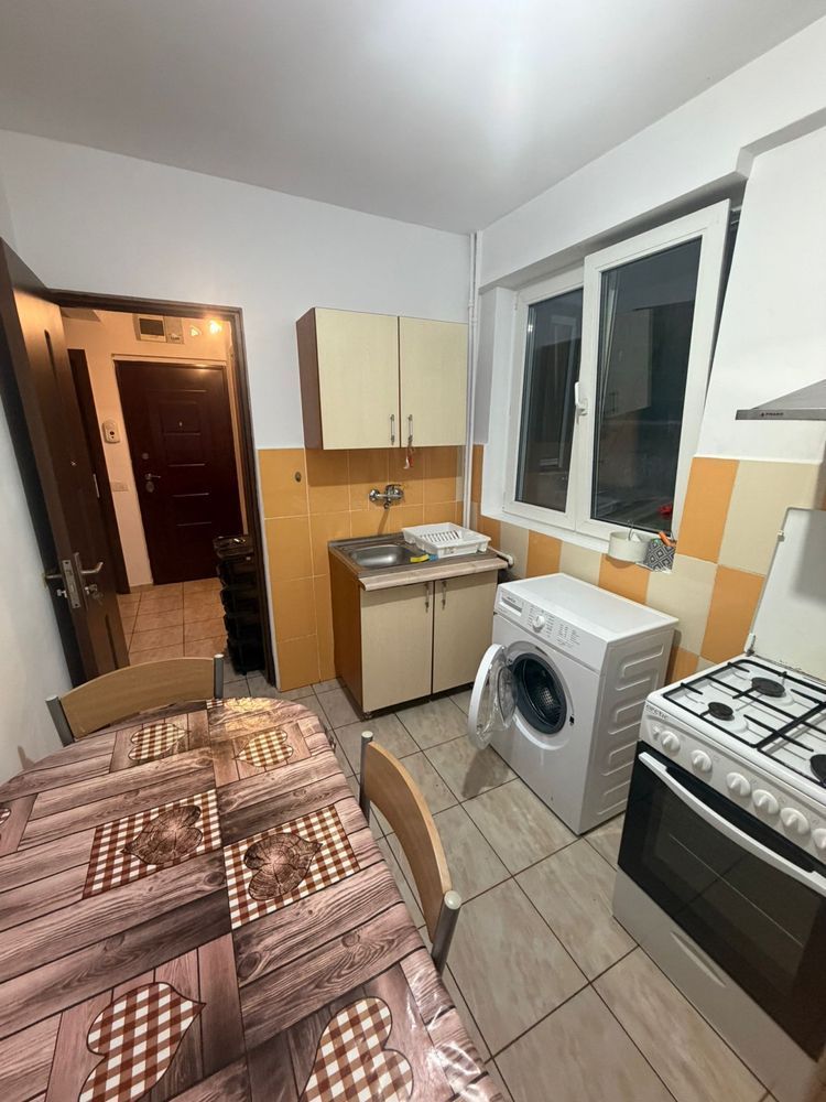 🔑 De Închiriat: 2 Camere Decomandat – Metrou Eroii Revoluției - Poză 3