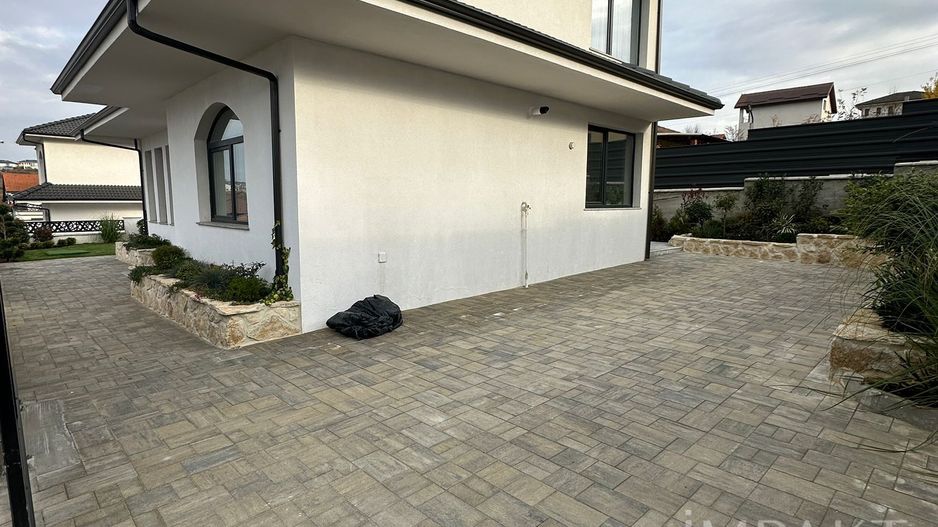 Casa superba de vanzare, situata intr-o zona aerisita a Dezmirului! - Poză 13