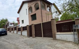Casă 8 camere | Bujoreni, Vâlcea | 360 mp, teren 1000 mp - Poză 2