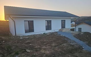 Vilă chalet modern cu perete panoramic de sticlă - Livezeni, Mureș - Poză 3
