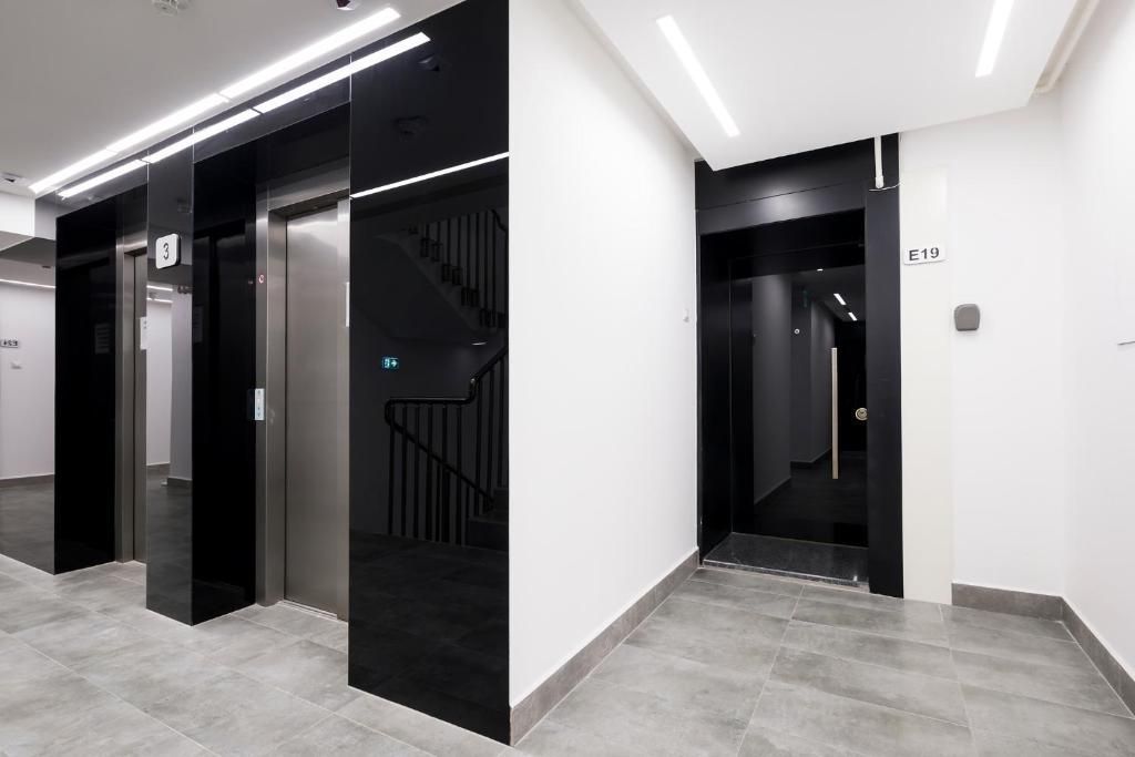 102 The Adress - Poză 4