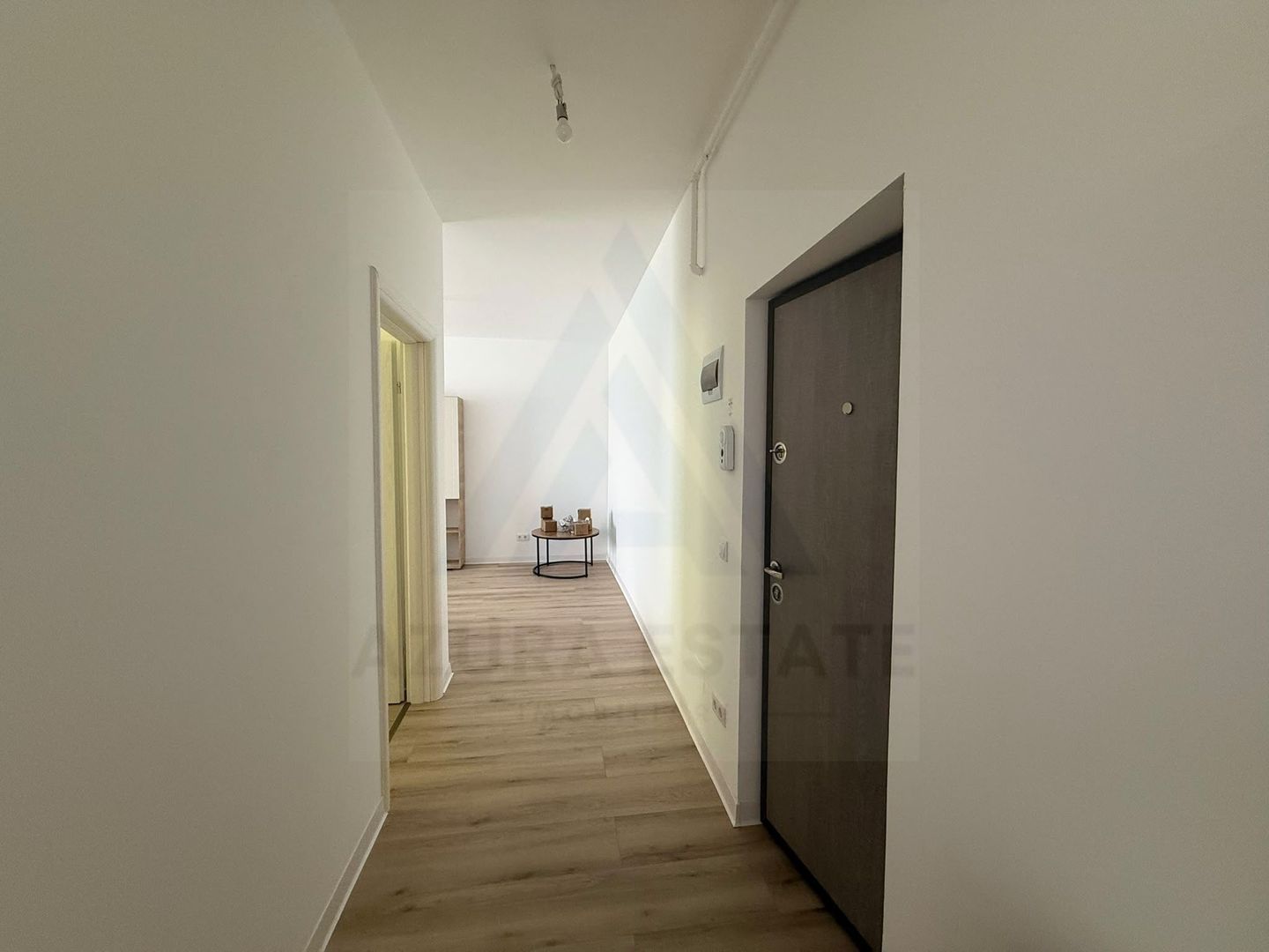 Apartament lux prima inchiriere 3 camere 76mp utili si boxa Selimbar - Poză 13