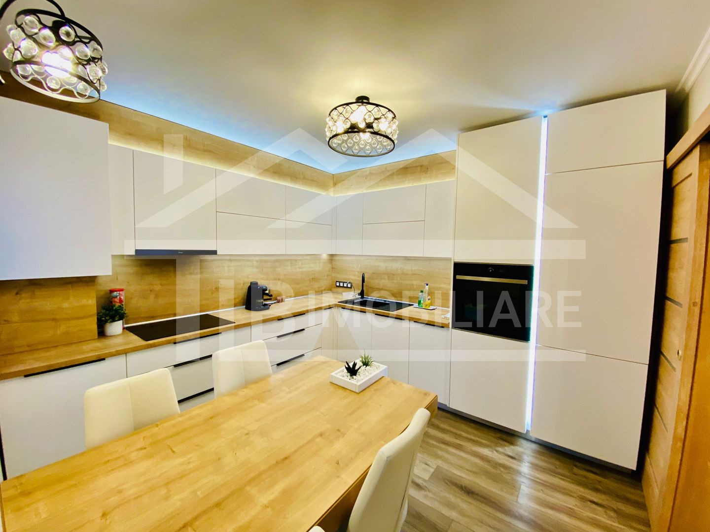 Apartament de 2 camere, lux, 64mp, parcare, Zona Centrala - Poză 4