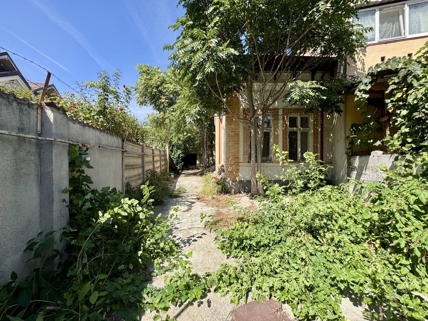 OPORTUNITATE RARA - imobil central, multifunctional, curte PROPRIE - Poză 39