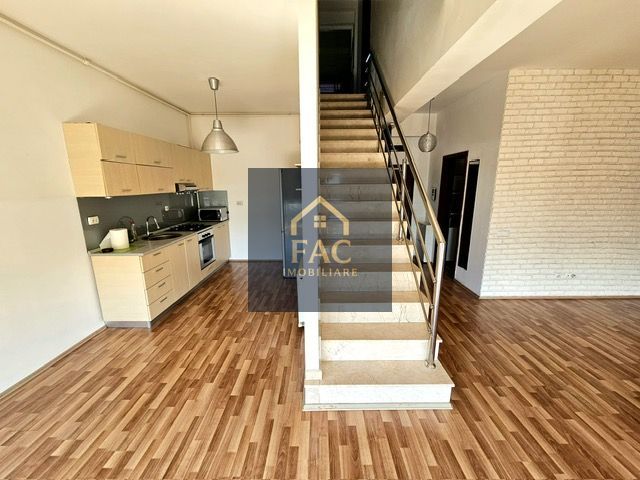 Apartament 3 camere penthouse de inchiriat. - Poză 1