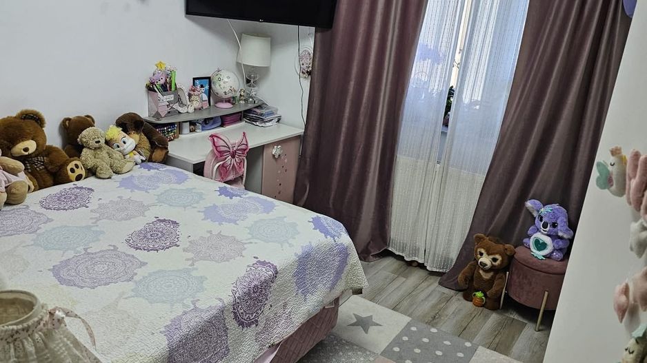 3 Camere kasper Coresi, 76 mp, loc parcare, 245000Euro - Poză 3